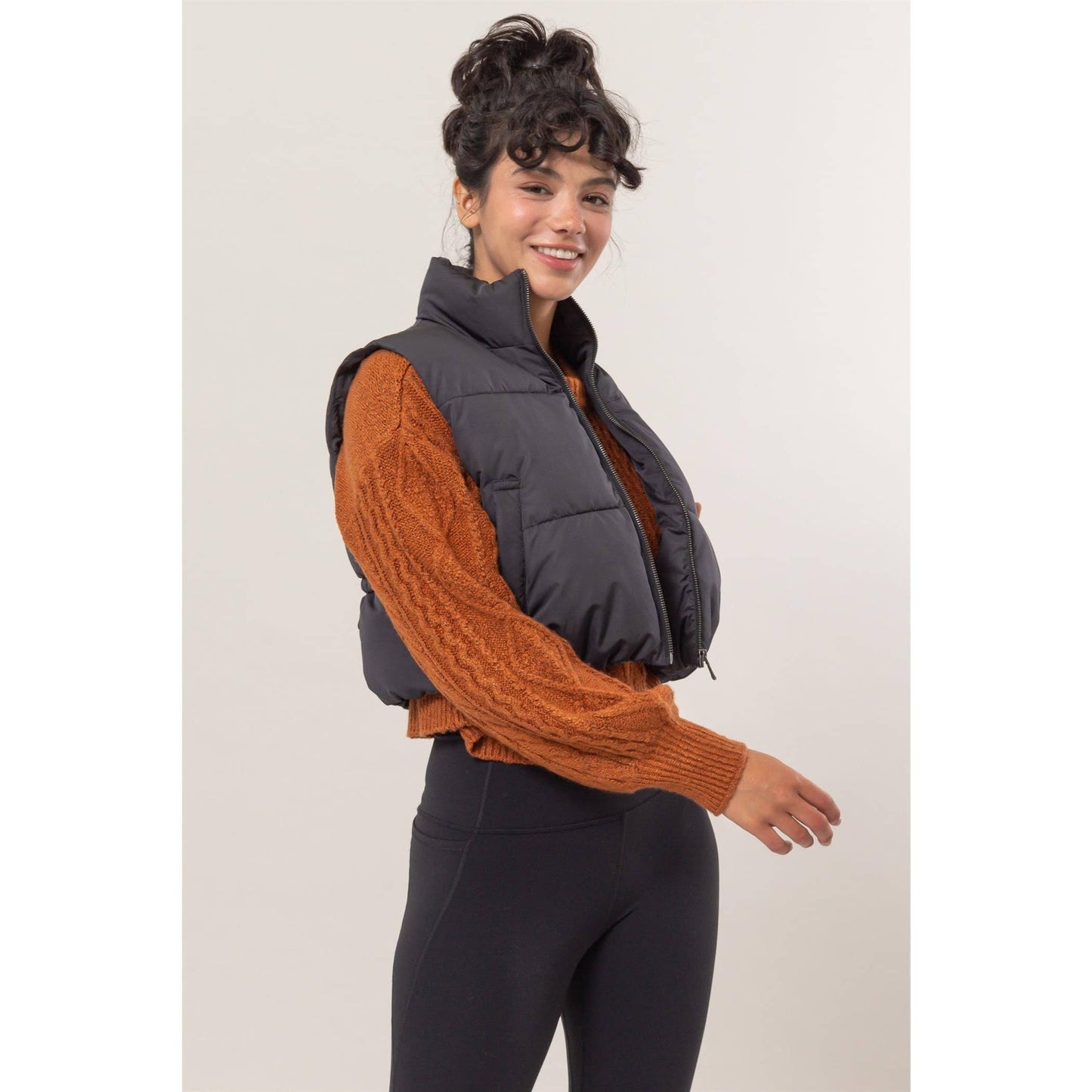 HYFVE - Cropped Zipper Closure Puffer Vest: BLACK / S-M-L(2-2-2)